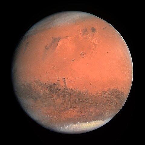 Marte também já era visto desde os tempos antes de Cristo. Mas telescópio e a evolução da Ciência possibilitaram compreender melhor o planeta.