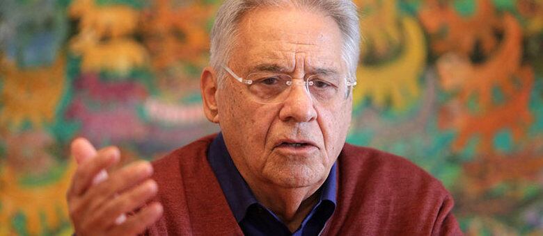 Antes da cirurgia, FHC permanece em casa