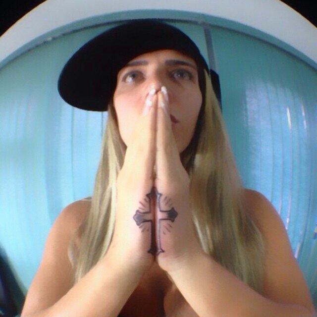 Entusiasta das tatuagens, no fim do ano passado Denise compartilhou, em suas redes sociais, fotos dos novos desenhos que tatuou no corpo