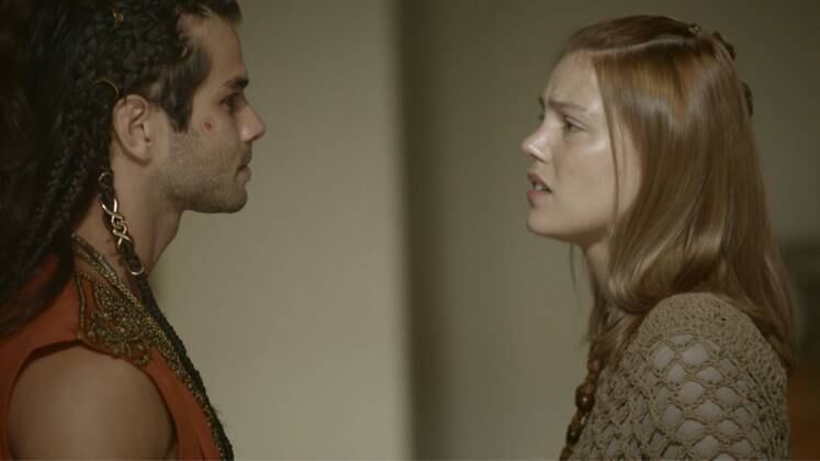 No entanto, Lavínia também foi levada para o palácio filisteu. Ela não se intimidou pelo poder de Luciér: confrontou o marido sobre as mentiras e deixou claro o quanto estava decepcionada com ele
