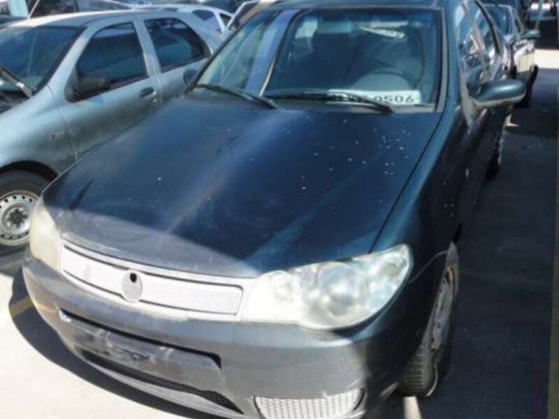 No lote 44, há mais um Fiat Siena HLX Flex está no páreo do leilão. O carro é ano 2004/2005 e o valor inicial para arrematá-lo é de R$ 5.000. Não há nenhuma irregularidade pendente 