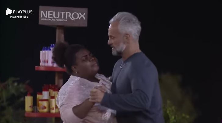 7. Tire o crush para dançar 
Jojo Todynho e
Matheus Carrieri já protagonizaram momentos pra lá de fofos em A Fazenda. A peoa
chegou a convidá-lo para dançar uma valsa, e ele aceitou de bom grado
