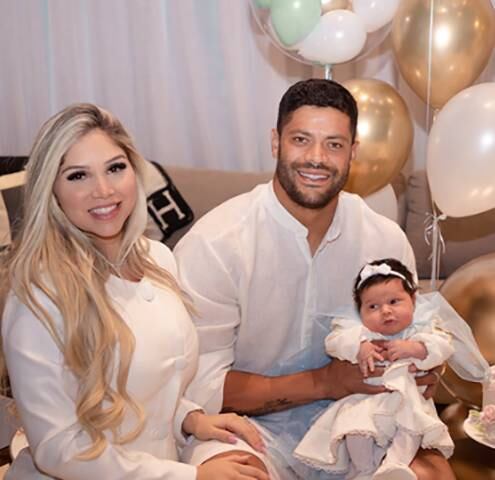 Hulk é casado com Camila Angelo desde 2020. Com a esposa, ele tem a filha Zaya.