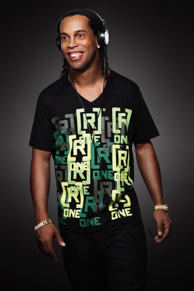 Aos 33 anos, Ronaldinho decidiu cuidar da sua estética