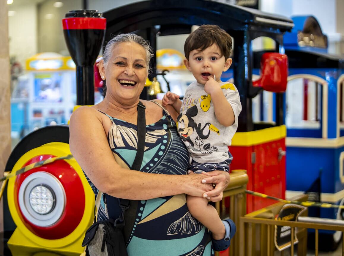 São Paulo, SP - 21.12.2023 - Compras de Natal - Movimentação de consumidores para últimas compras para comemorar o Natal no Shopping D, zona norte da Cidade. Foto Edu Garcia/R7