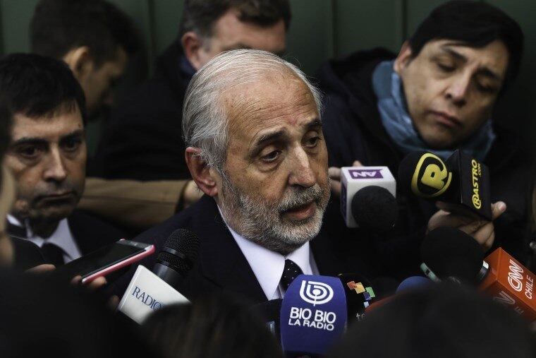 Abbott investiga centenas de casos de abuso