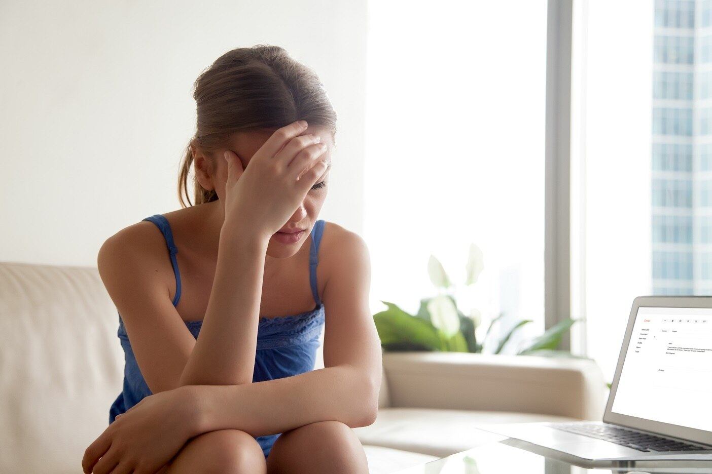 Queda da libido
A serotonina também é responsável por regular o desejo sexual, que é afetado quando há redução desse neurotransmissor