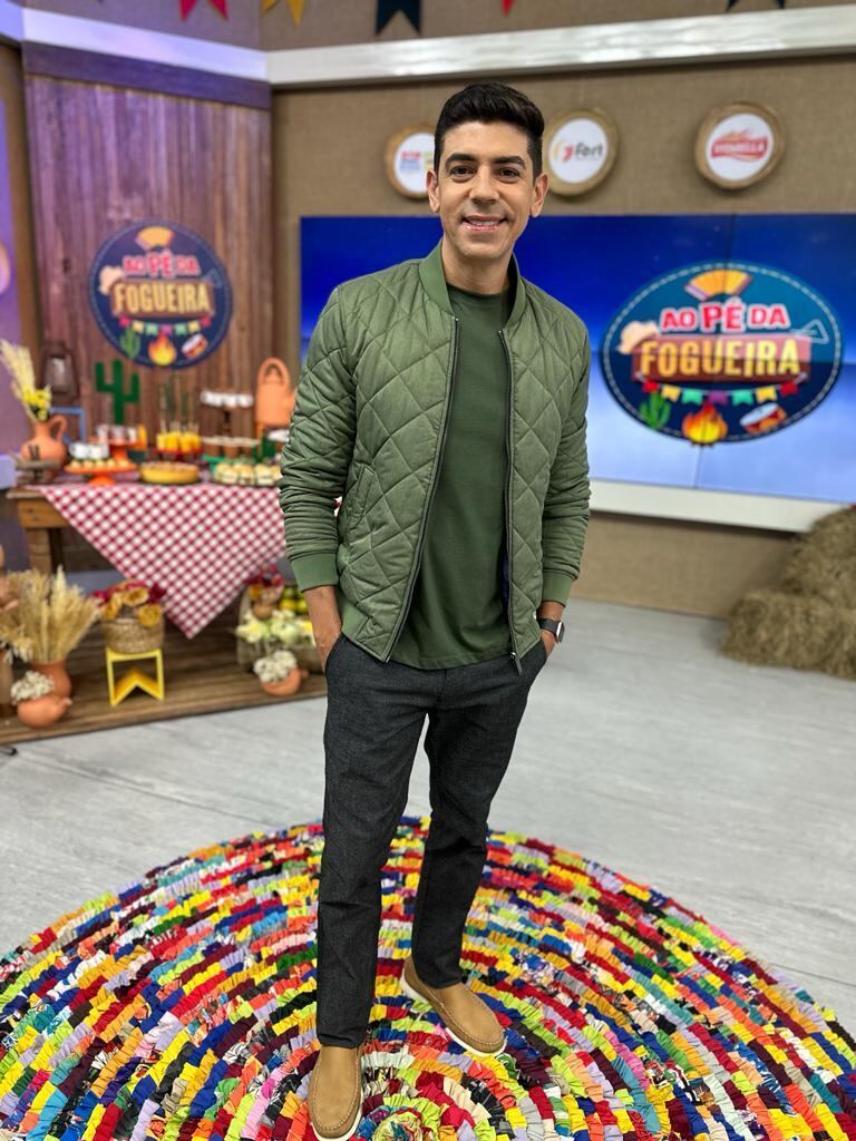 Matheus Ramos apresentador do Programa Ao Pé da Fogueira