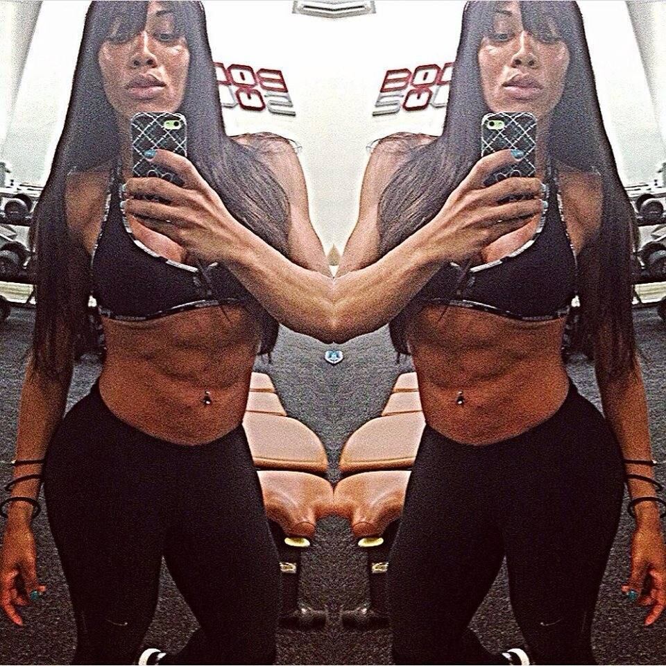 O carcereiro que teve a orelha arrancada passa bem e não vai ficar afastado do trabalho. Em nota, a Secretaria de Segurança Pública informou que "Ela foi ouvida na tarde desta quarta-feira e
confirmou que, quando estava detida em uma cela, expôs a genitália e começou a
se masturbar, o que provocou a revolta dos outros presos. Para conter a
situação, um carcereiro entrou na cela para retirá-la, quando Verônica o atacou
com uma mordida na orelha. O delegado esclarece que Verônica se machucou
durante esses confrontos". Em nota, o órgão afirmou ainda que que o caso será investigado pela corregedoria 