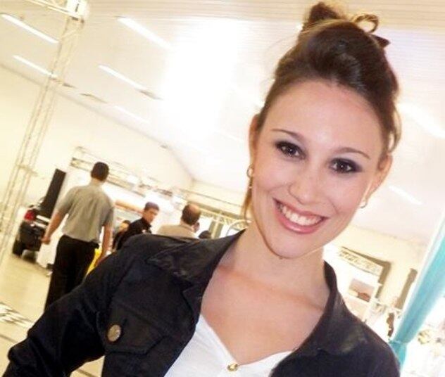 O empresário e agenciador de modelos José Roberto dos Santos Freire, que confessou ser o mandante da morte da universitária Larissa Gonçalves de Souza, de 21 anos, afirmou à Polícia Civil que o crime era a "única saída para o problema". Freire, 35, disse ter um relacionamento com o namorado da vítima, o modelo Lucas Gamero, 21, que também teria participação no homicídio da estudante. Ele nega tudo
