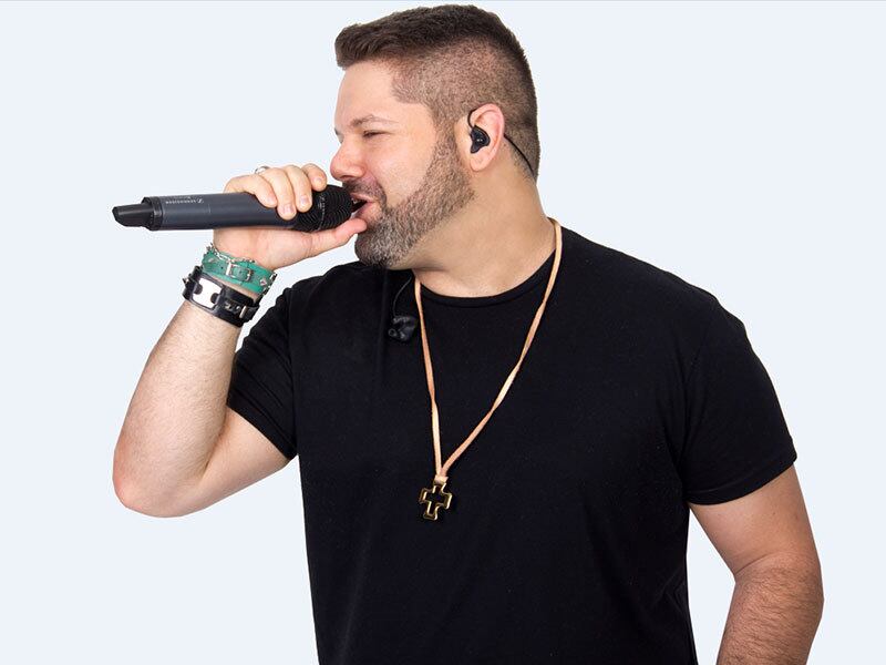 Cantor irá animar o circuito sertanejo nesta sexta-feira (1º)