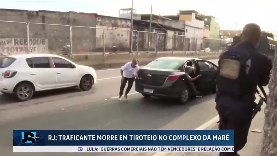 Dois motoristas são baleados durante operação que matou traficante no Rio