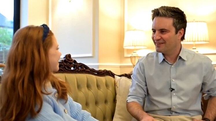 O pai, o inglês Andrew Bailey, também disse curtir essa repentina fama da filha. Ele contou que todos na família ficaram surpresos com a repercussão dos vídeos. Andrew contou que não acreditou quando a esposa mostrou comentários postados por jogadores e até políticos
