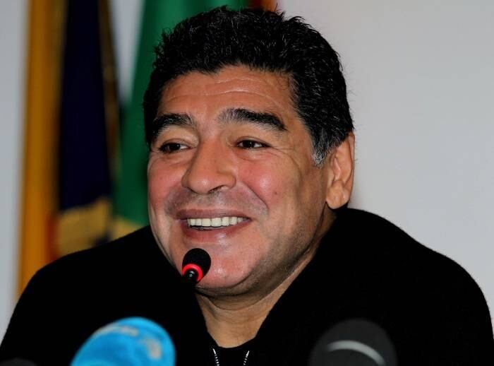 Na visão de Maradona, o camisa 10 Neymar é o principal destaque da seleção brasileira e tem potencial para ser grande craque da Copa do Mundo.

— É o homem que deve ser marcado e admirado. Devem cuidar dele.