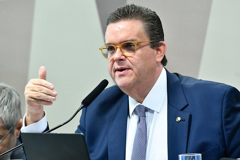 O ministro da Previdência, Wolney Queiroz, durante audiência no Senado