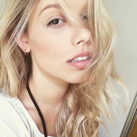 Tayná e as amigas foram elogiadas pela bela foto...