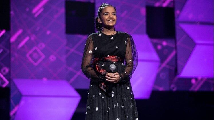 Na maioria de suas apresentações, Mariah apostou no sertanejo, e no programa não poderia ser diferente! Ao som de Bruno e Marrone, ela soltou a voz para cantar Meu Disfarce, e deu um show!