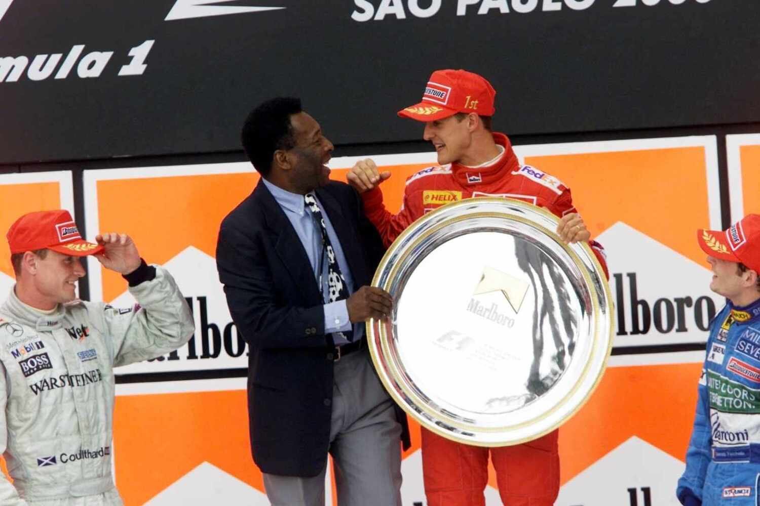 O Rei teve vários encontros com Michael Schumacher. Um deles foi no pódio do GP do Brasil de 2000, vencido pelo alemão