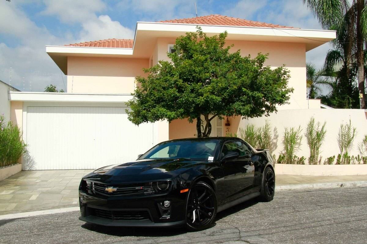 A nova versão, porém, aposta na leveza para ganhar desempenho, enquanto no ZL1 o segredo é apenas um: potência pura!

Leia a avaliação completa do modelo

Saiba tudo sobre carros! Acesse R7.com/carros
