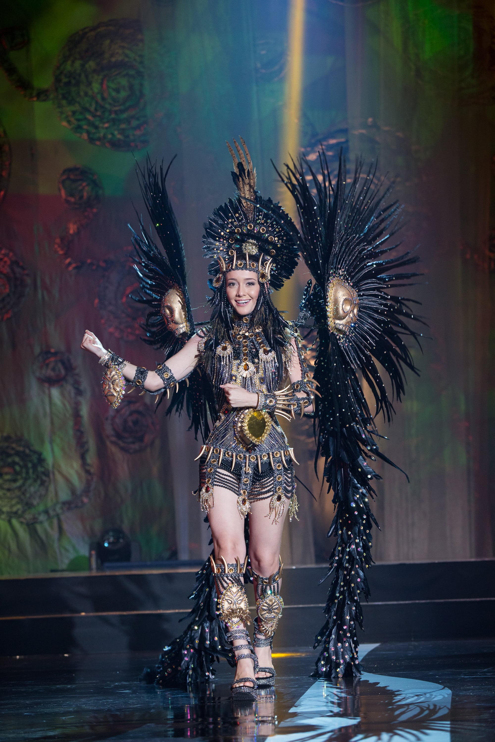 Nicole Verçosa, a Miss Alagoas, usou traje de Marcelo Dias inspirado na deusa guerreira dos índios Caetés