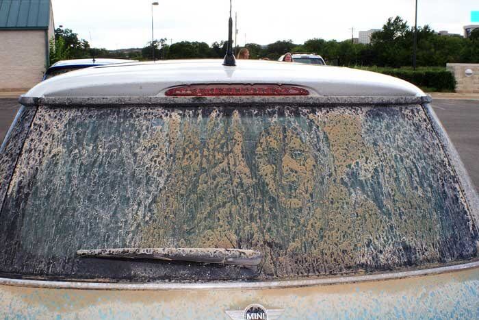 A cena fica ainda mais bizarra quando começa a chover

Quer saber tudo sobre carros? Acesse www.r7.com/carros