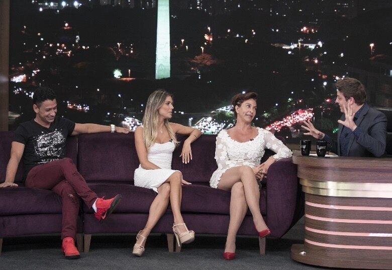 Vida confessa:
“Eu gostaria de ficar. Agora que eu ia começar a enlouquecer”