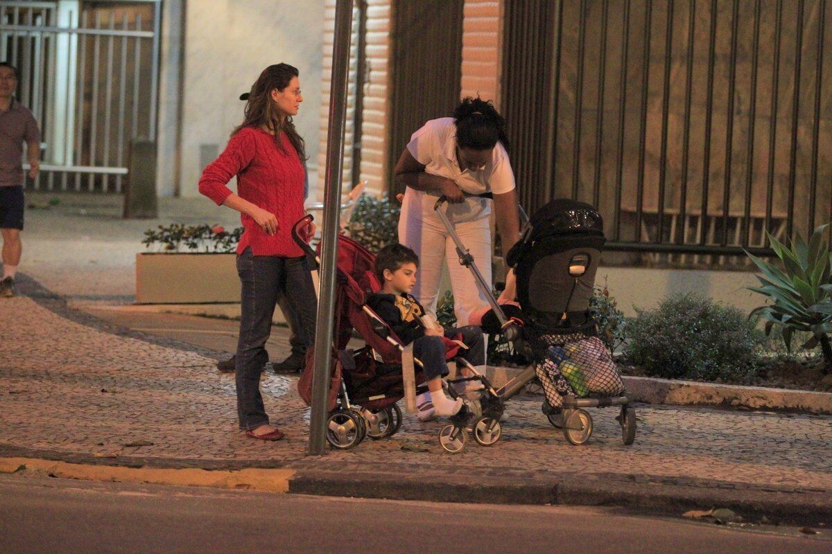 Ao jornal, Lavinia falou ainda sobre o seu casamento com Celso Colombo Neto, e se disse completamente realizada na vida pessoal.

— Já vivi três décadas. Não sou a última coca-cola do deserto, minha
família não é de comercial de margarina, mas estou casada há 12 anos e
muito feliz