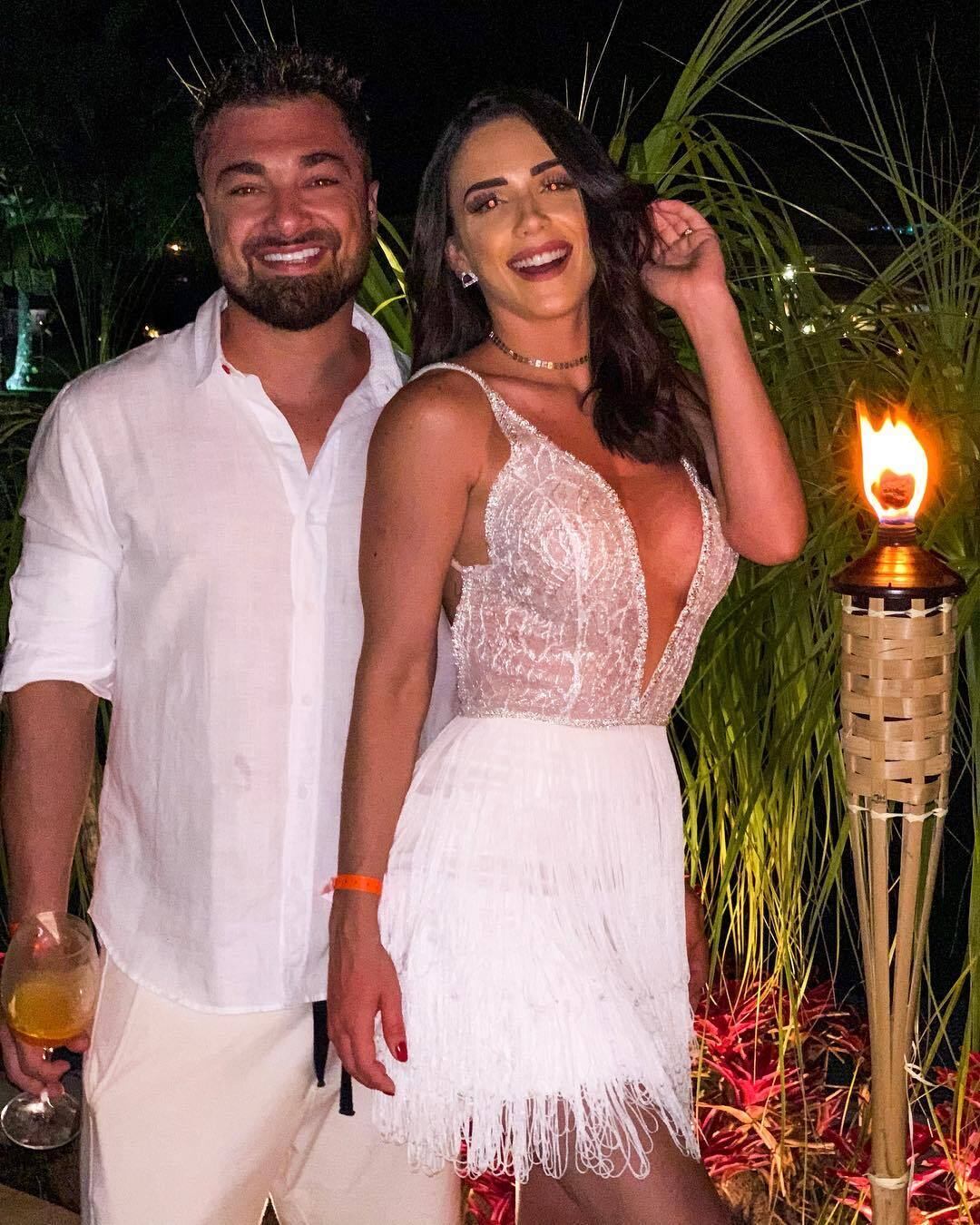 Gabrielle Cardoso namora o músico e integrante da banda Jeito Moleque Felipe Saab desde janeiro de 2017. Neste ano, os pombinhos vão se casar
