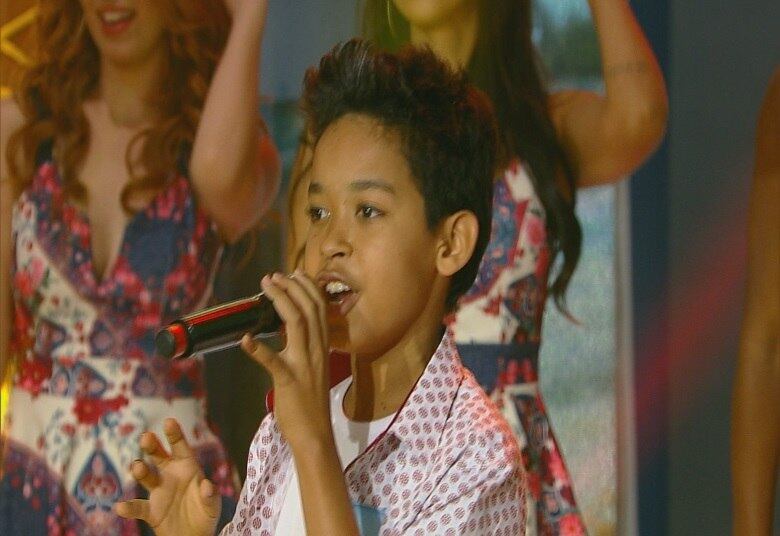 Além de agitar a plateia mostrando seu talento, Guilherme teve um encontro inesperado com sua mãe, Jamily 