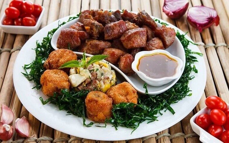 Bar do Louro
Prato - Loro na Lata: carne de lata com caramelo de laranja picante, medalhão de banana e farofa de jiló.
Endereço: Edifício Maletta - av. Augusto de Lima, 233 - Loja 42 - centro