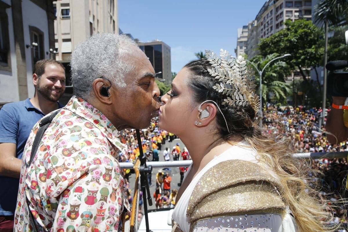 O pai de Preta, Gilberto Gil esteve no bloco