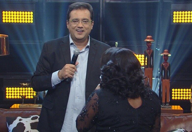 E como será que ela
irá reagir ao encontrar o seu maior ídolo, o cantor Amado Batista? A emoção vai
tomar conta da atração. Não perca o Domingo Show desta semana (5), a partir das 13h, na Record TV
