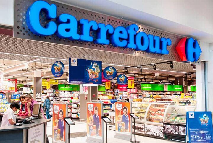 No Brasil, em 2022, o Carrefour foi considerado a maior empresa do varejo alimentício, a maior empresa de varejo e a maior empregadora privada do país.