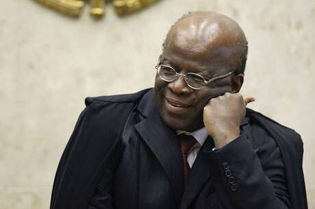 Joaquim Barbosa disse acreditar que Senado irá fazer uma "boa limpeza" em propostas sobre Reforma Política