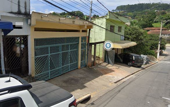 Uma criança de 4 anos morreu depois de ser atropelada por um motorista embriagado. Outra vítima, de 8 anos, também foi atingida. O suspeito foi detido após o crime, em Pirapora do Bom Jesus, na Grande São Paulo, na tarde do domingo (13).O caso aconteceu na rua Armando Criteli, no bairro Parque das Avencas. Segundo informações apuradas pela reportagem, a criança faleceu no local.