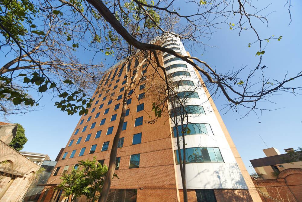 Outra propriedade de Maroni é o luxuoso Hotel Oscar's World (O Mundo de Oscar, em tradução livre)