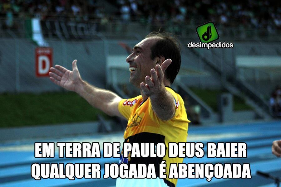 Paulo Baier, o Highlander do Brasileirão, está comemorando nada menos que 40 anos de idade. 40 anos bem vividos por sinal, com muitos gols marcados e muitos fãs conquistados. Que tal comemorar o aniversário deste mito com memes engraçados sobre o meio-campista?
