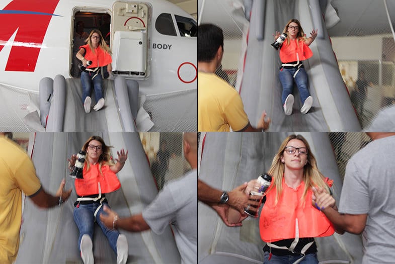 Treinamento comissário voo bordo aeromoça