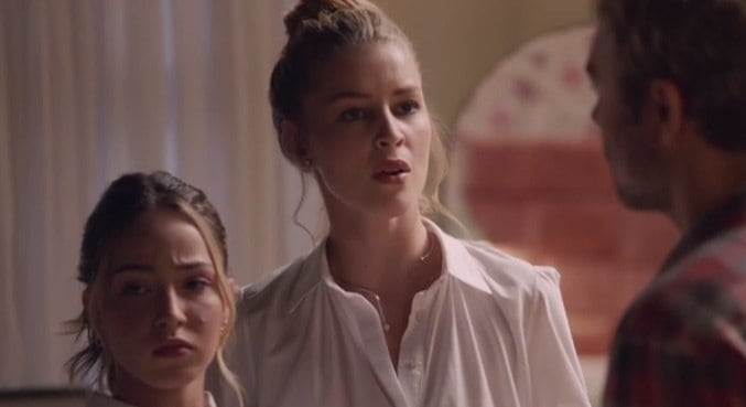 Preocupado com o futuro de Mirela, Júlio decidiu tomar uma atitude e conversar com a filha. A situação saiu do controle e virou uma discussão quando ele insistiu para que a jovem se afastasse do namorado, Gustavo (Caio Vegatti). Heloísa, então, interferiu e defendeu a influenciadora. "O que te faz pensar que a tua opinião importa?", alfinetou ela