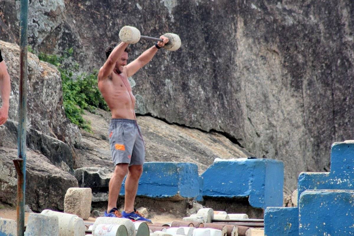 Flávio Canto se exercita na orla da praia da zona Sul do Rio, Rio de Janeiro