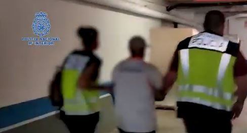 Brasileiro foi preso na Espanha por abuso sexual de uma criança com deficiência quando vivia no Brasil, em 2014