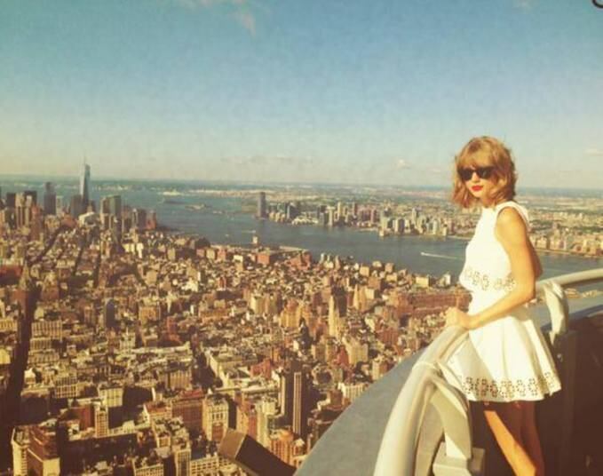 Embaixadora do Turismo
Por conta de Welcome To New York, uma das músicas mais bacanas de seu novo CD, Taylor foi nomeada Embaixadora do Turismo na cidade de Nova York. A gata comprou recentemente um apartamento na cidade e parece estar viciada no local. Em entrevista ao programa Good Morning America, no qual fez um show no meio da Times Square, ela falou sobre seu novo "cargo"

— Estou tão empolgada com essa cidade e sinto que, quando amo alguma coisa, falo muito sobre ela na minha música. Eu apenas digo "Ei, Nova York é incrível". Acho que perceberam isso e me deram o título