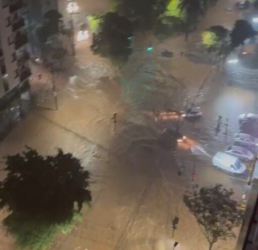 Chuva inundou vias da capital mineira