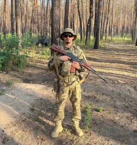 Gustavo tinha 25 anos e deixou a esposa e um filho de três anos