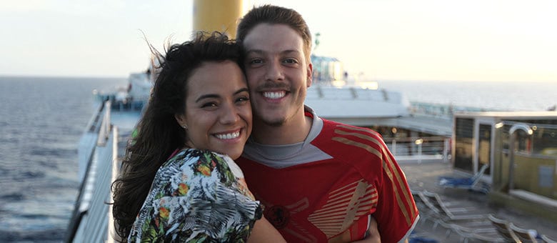 Meu Passado Me Condena foi visto por mais de 2,5
milhões de brasileiros. Este número prova a excelente aceitação que Fábio
Porchat teve do público brasileiro. Ao lado de Miá Mello, ele protagonizou a
comédia que mostra uma lua de mel desastrosa em um cruzeiro.

Vai Que Dá Certo foi outro sucesso de
bilheteria e levou 2,7 milhões de espectadores aos cinemas. Além de atuar,
Porchat também fez o roteiro da produção, que trouxe uma legião de comediantes
conhecidos: Gregório Duviver, Bruno Mazzeo, Danton Mello, Felipe Abib, Lúcio
Mauro Filho e Lúcio Mauro participaram do longa