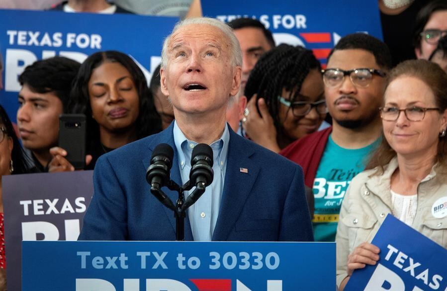 Joe Biden em comício no Texas durante a campanha das primárias dos Democratas