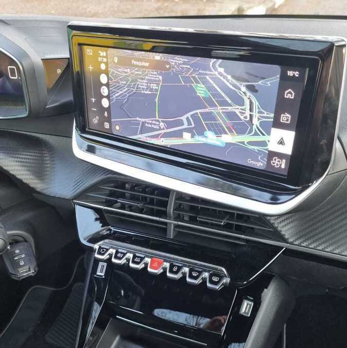 Multimídia tem tela 10,3 polegadas com conexão com Android Auto e Apple CarPlay