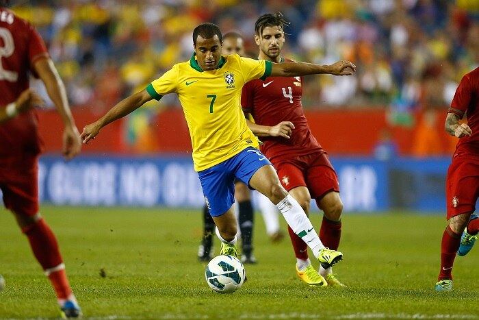 Lucas foi contratado a peso de ouro pelo PSG, e o salário não poderia ser diferente: R$ 1 milhão