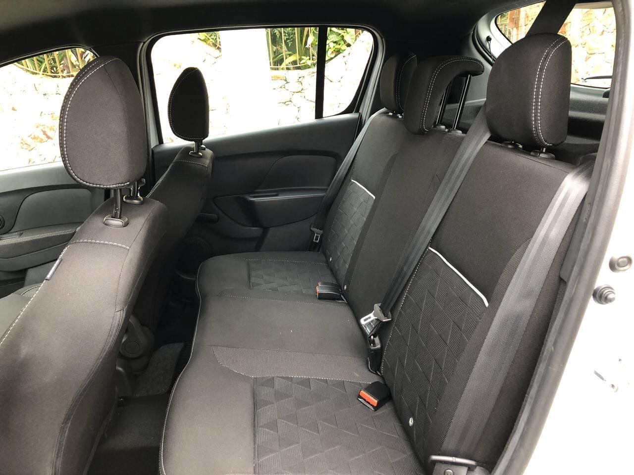 Apesar do espaço a ergonomia continua não sendo das melhores.