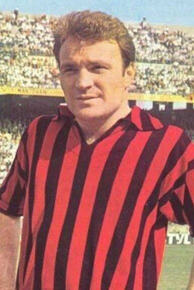 Se Kaká pode ser considerado um dos maiores ídolo da história recente do Milan, José João Altafini, o Mazzola, foi um dos pioneiros nesta idolatria do clube italiano aos brasileiros. Com 205 jogos e 120 gols com a camisa rossonera, o atacante conquistou o Campeonato Italiano duas vezes (1959 e 1962) e a Copa dos Campeões (1963), atual Liga dos Campeões. Até a temporada 2011/12, era o jogador com o maior número de gols em uma mesma edição do principal torneio de clubes europeu. Atuou pelo clube de 1958 à 1965 (Foto: Divulgação/AC Milan)